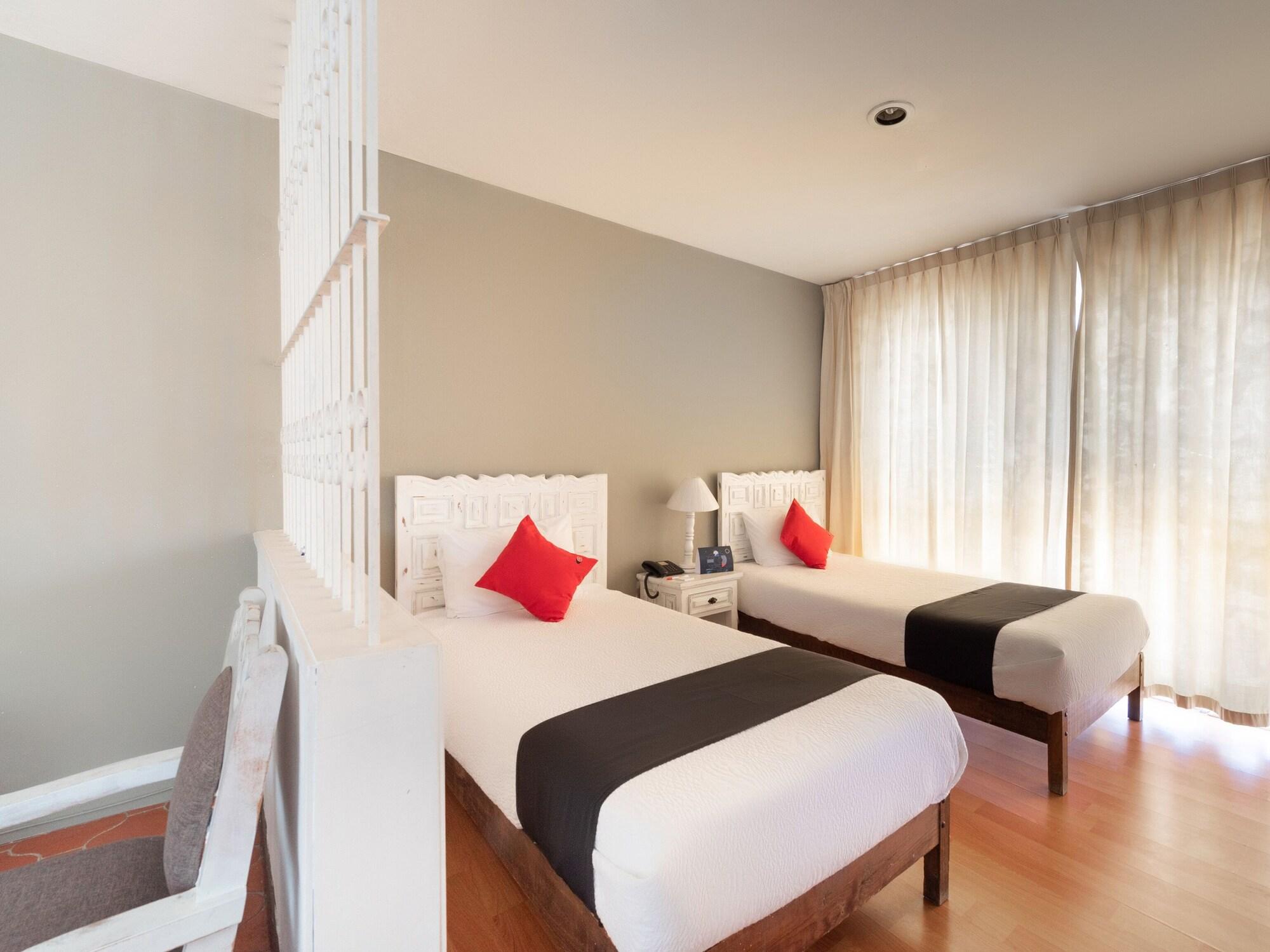Suites Internacional Zapopan Ngoại thất bức ảnh