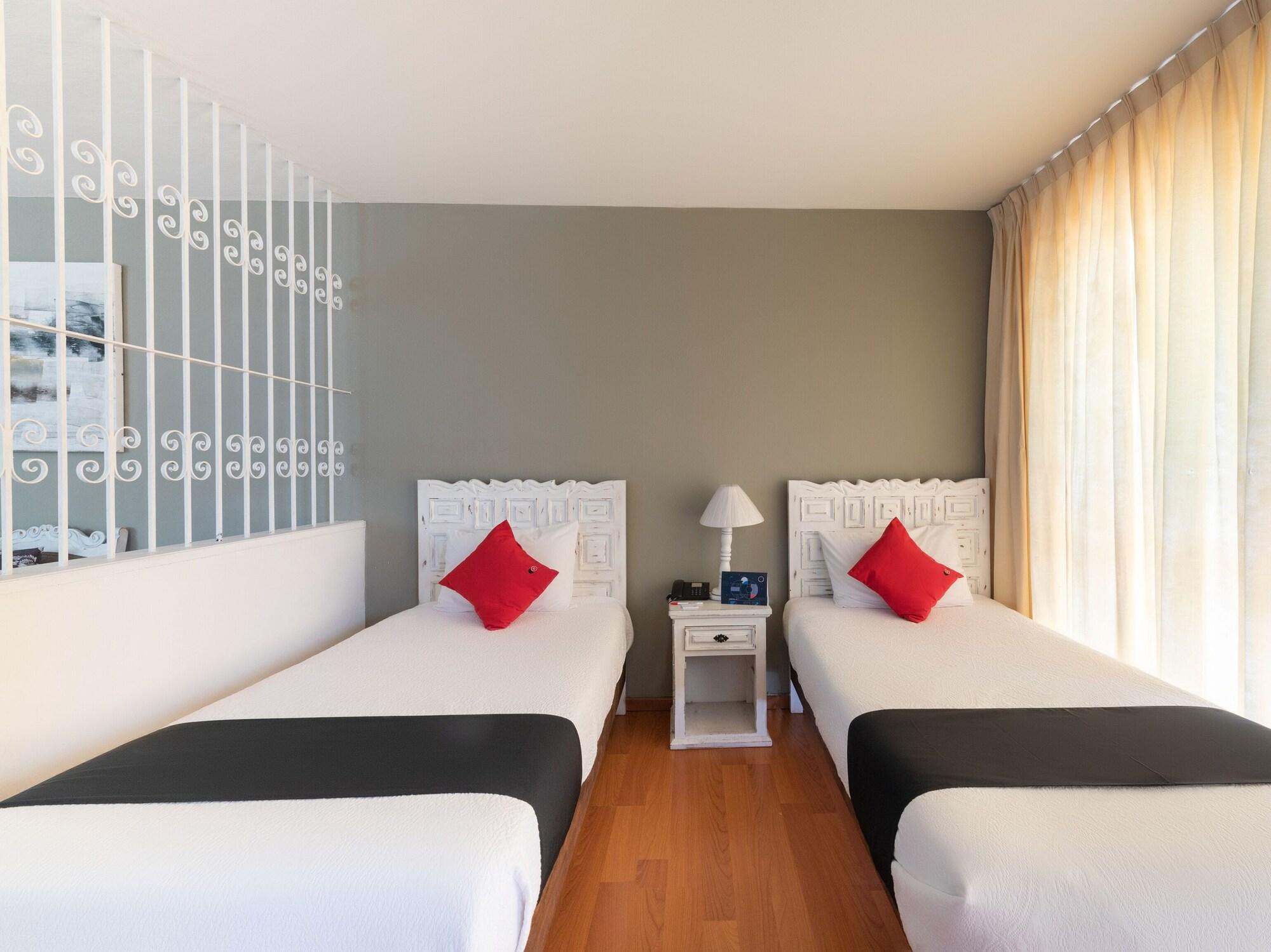 Suites Internacional Zapopan Ngoại thất bức ảnh