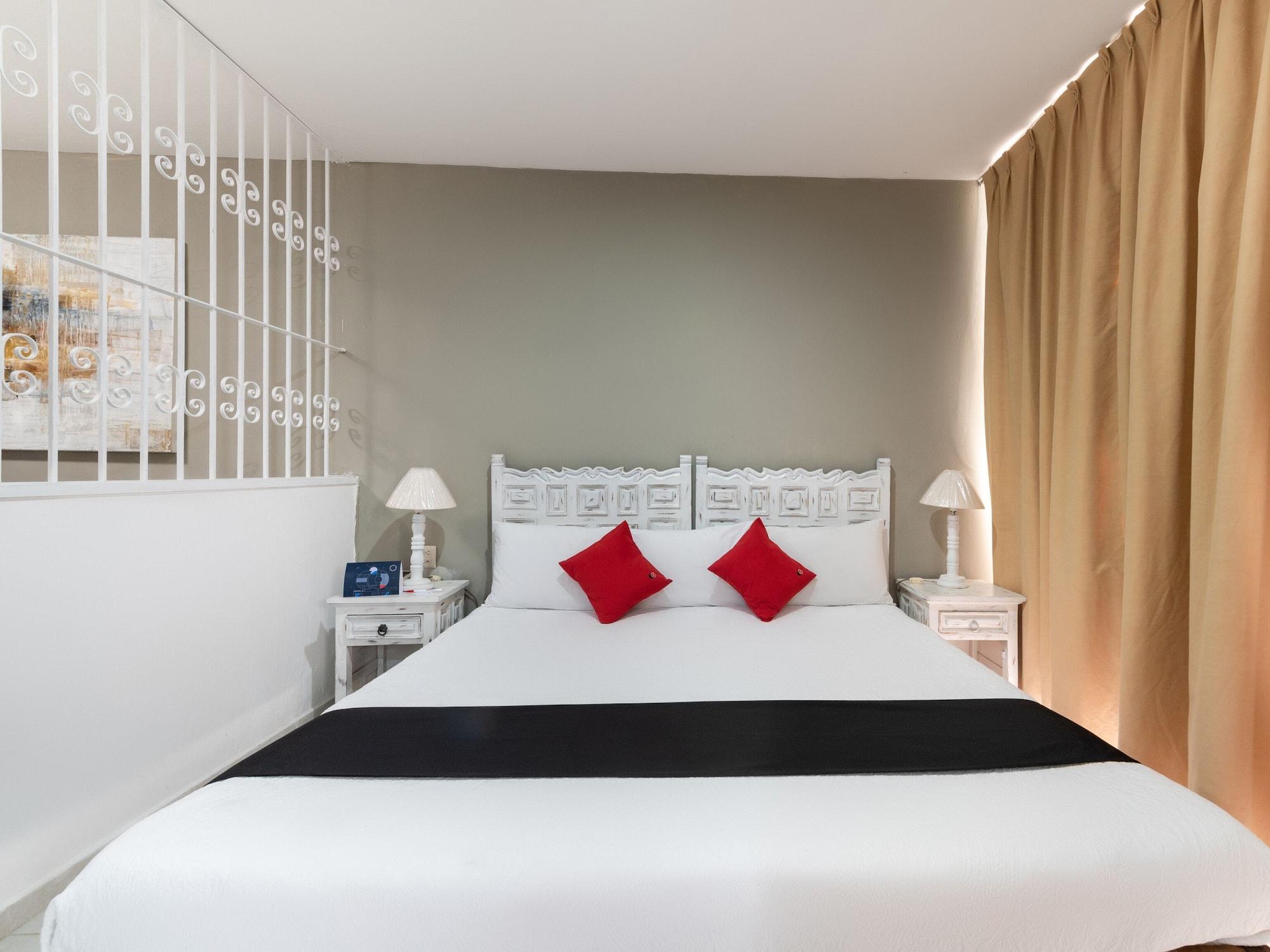 Suites Internacional Zapopan Ngoại thất bức ảnh