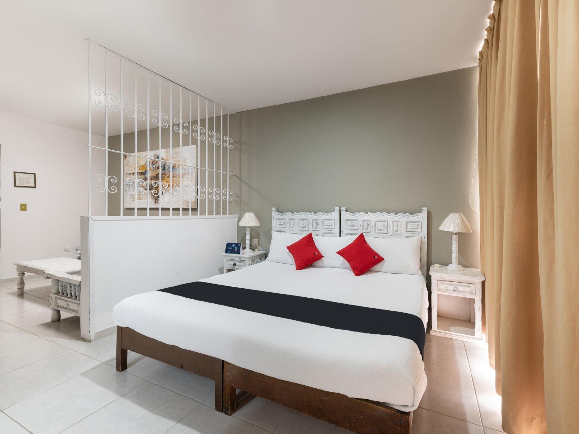 Suites Internacional Zapopan Ngoại thất bức ảnh