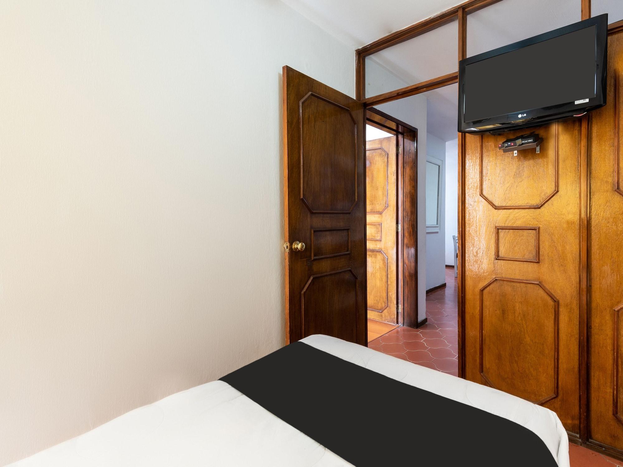 Suites Internacional Zapopan Ngoại thất bức ảnh