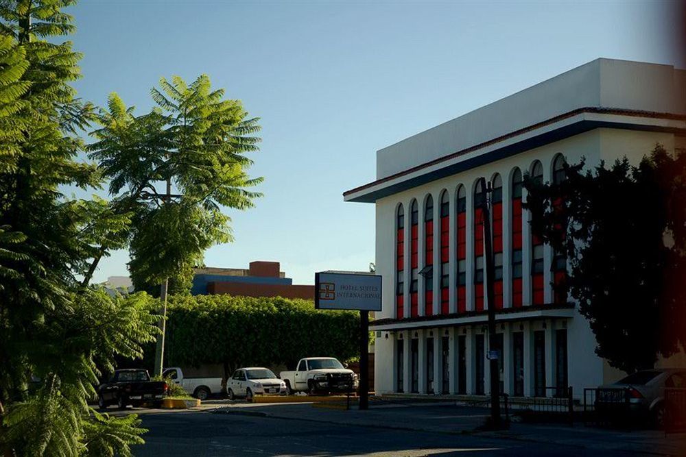 Suites Internacional Zapopan Ngoại thất bức ảnh
