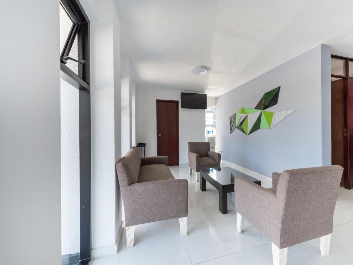 Suites Internacional Zapopan Ngoại thất bức ảnh